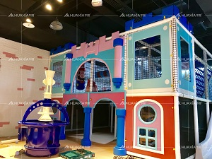 Новый крытый детский парк установлен на Тайване