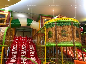 Крытая игровая площадка серии Jungle установлена ​​в Малайзии