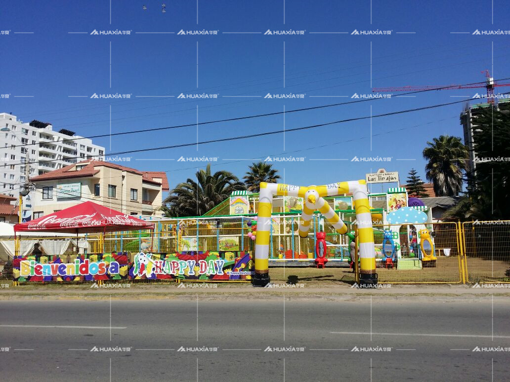 Деликатный 98-метровый чемодан в Чили