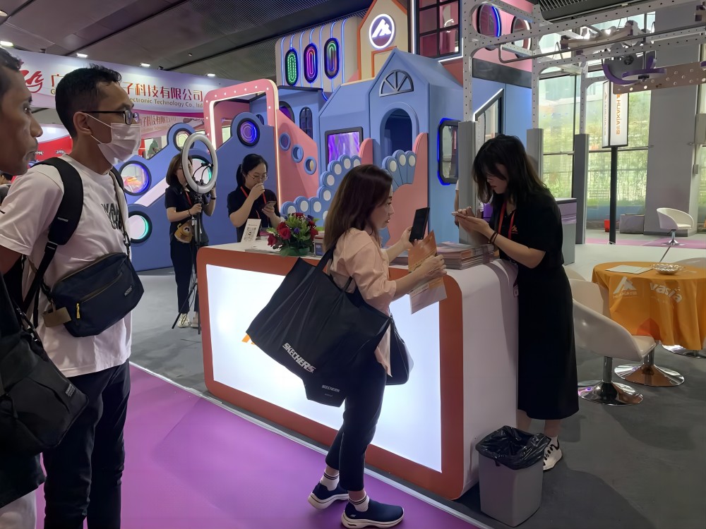 Выставка ААА W0005