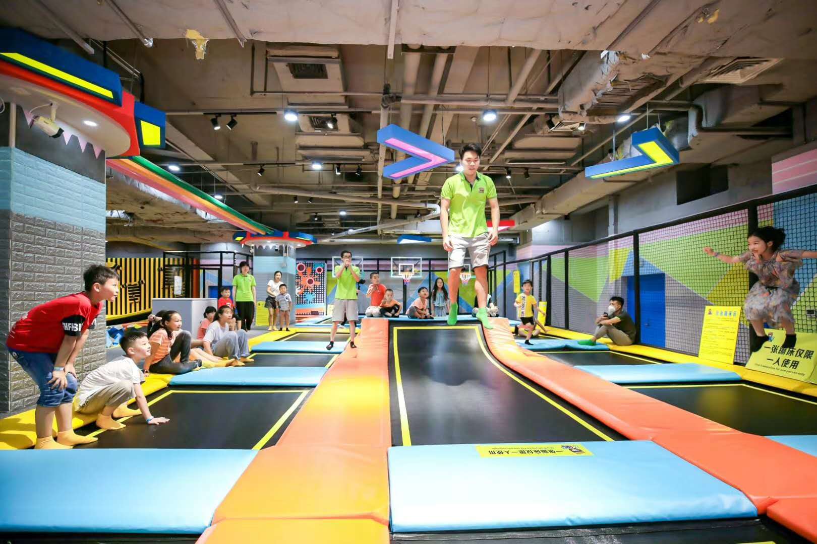 батутный парк L06