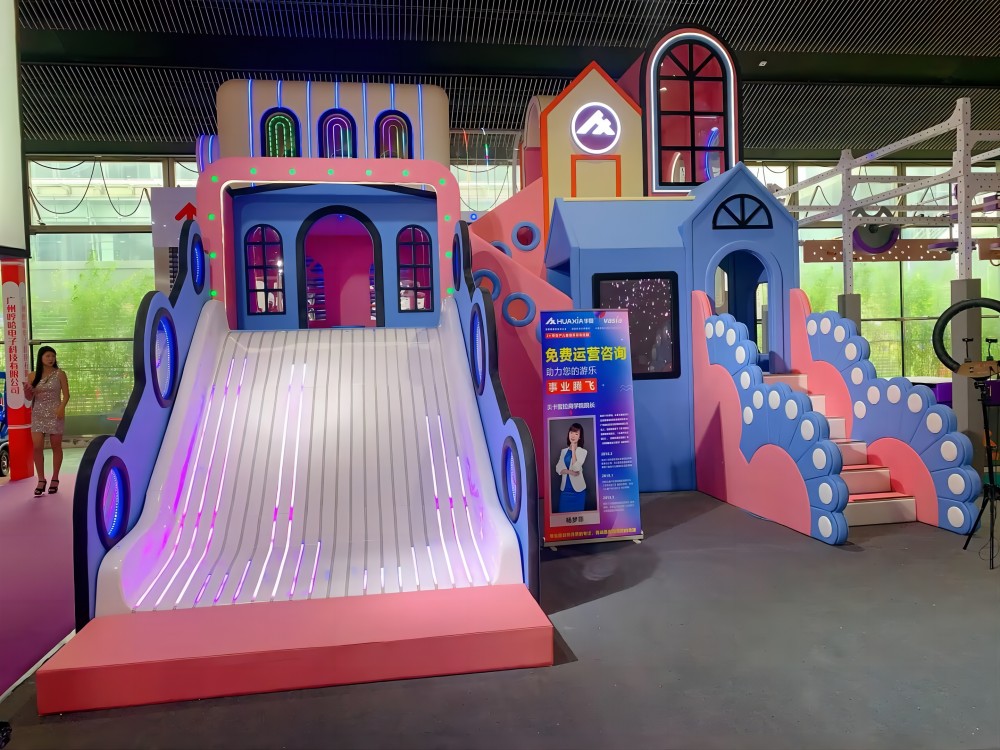 Выставка ААА W0001